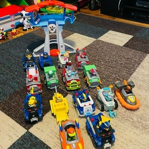 Paw Patrol Tower. The lookout Playset with 15 paw patrol pups and 15 vehicles